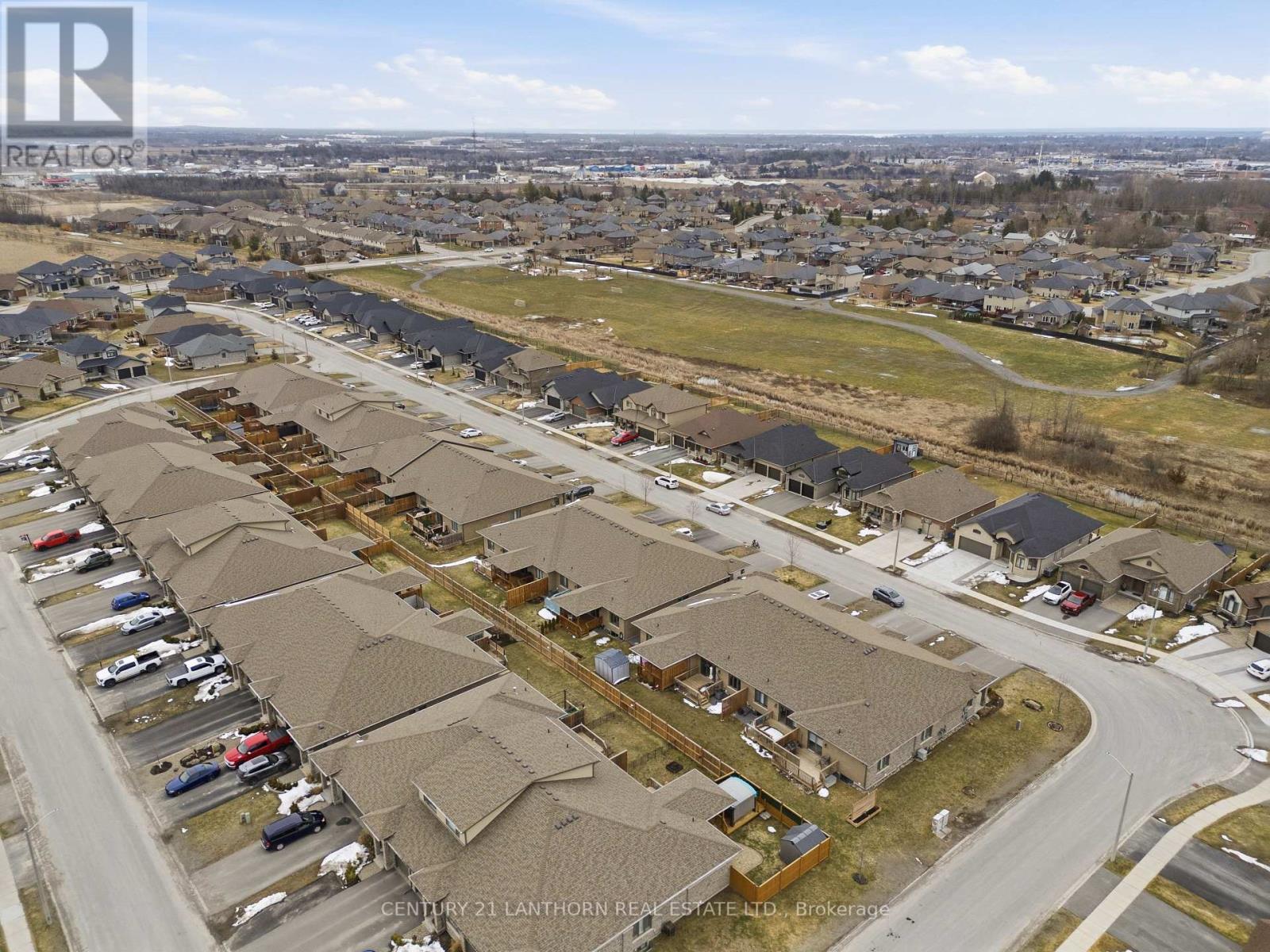 50 COVINGTON CRESCENT — photo 32
