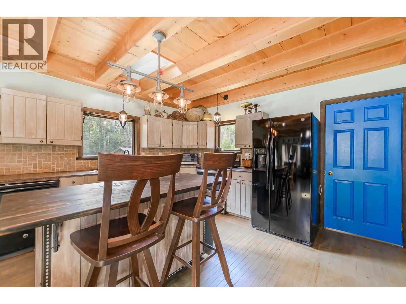 3690 Northway Road, Malakwa