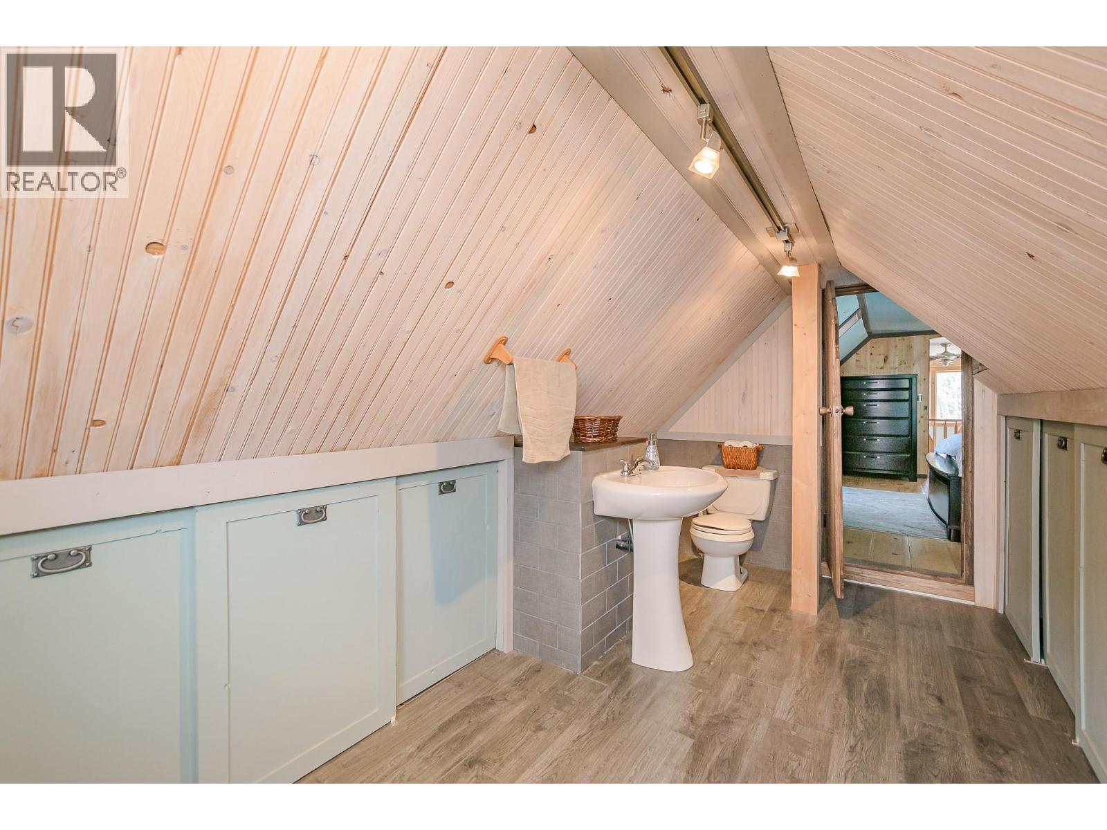 3690 Northway Road, Malakwa