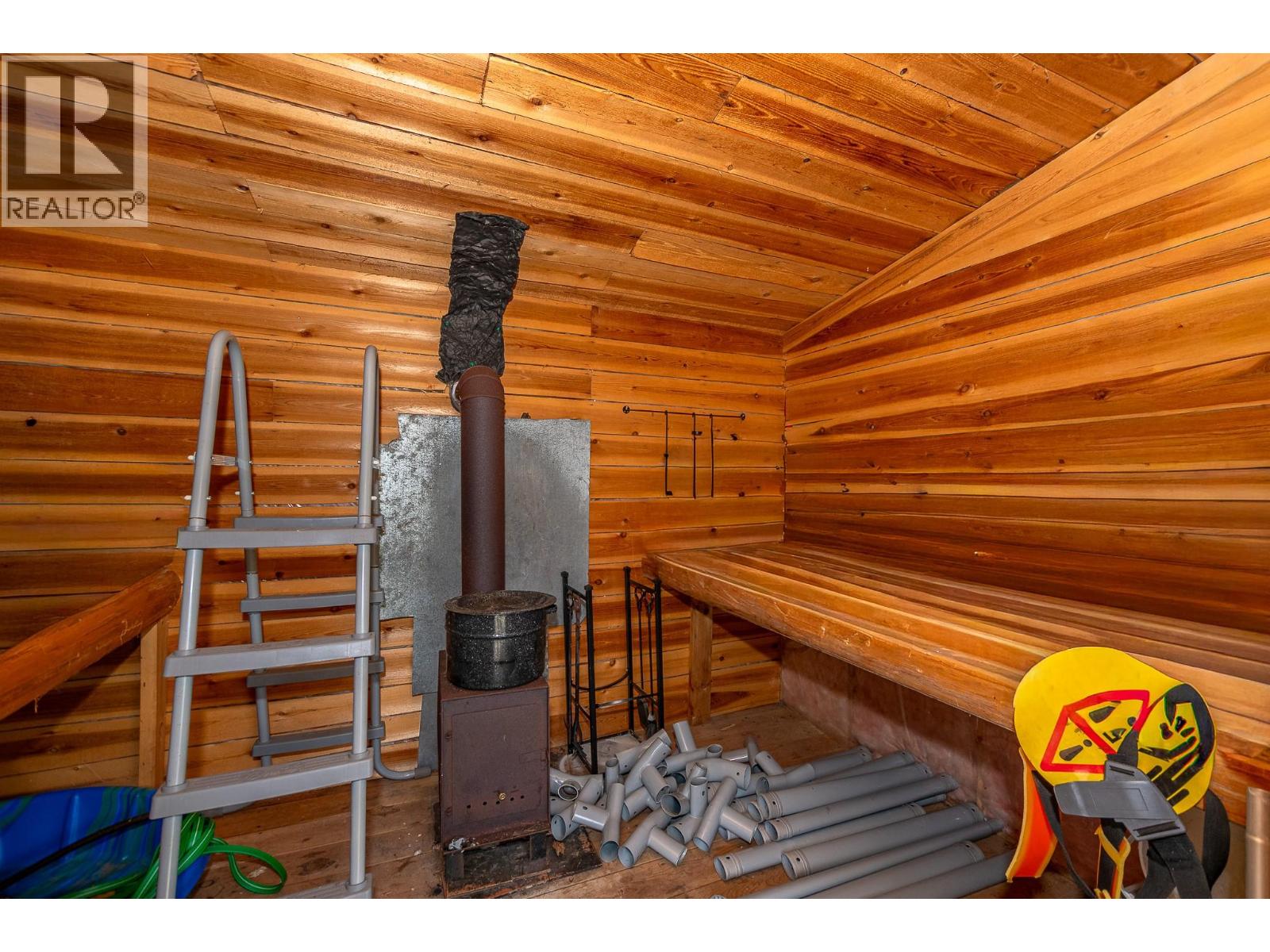 3690 Northway Road, Malakwa