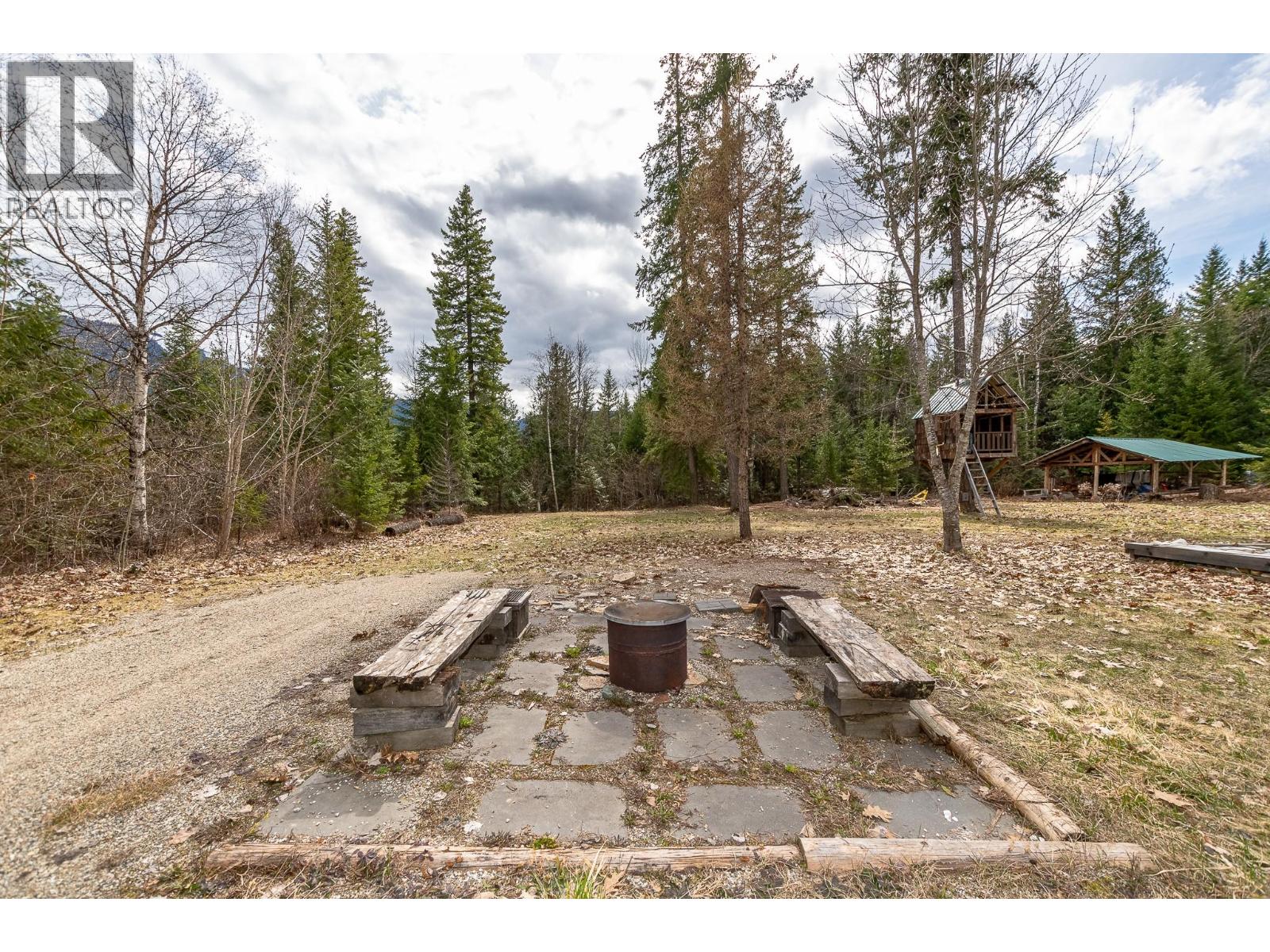 3690 Northway Road, Malakwa