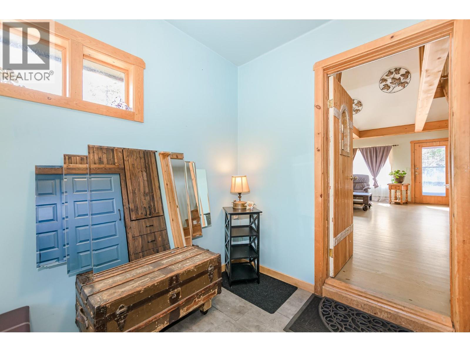 3690 Northway Road, Malakwa