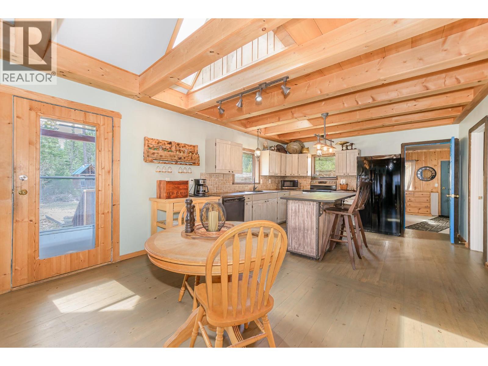 3690 Northway Road, Malakwa