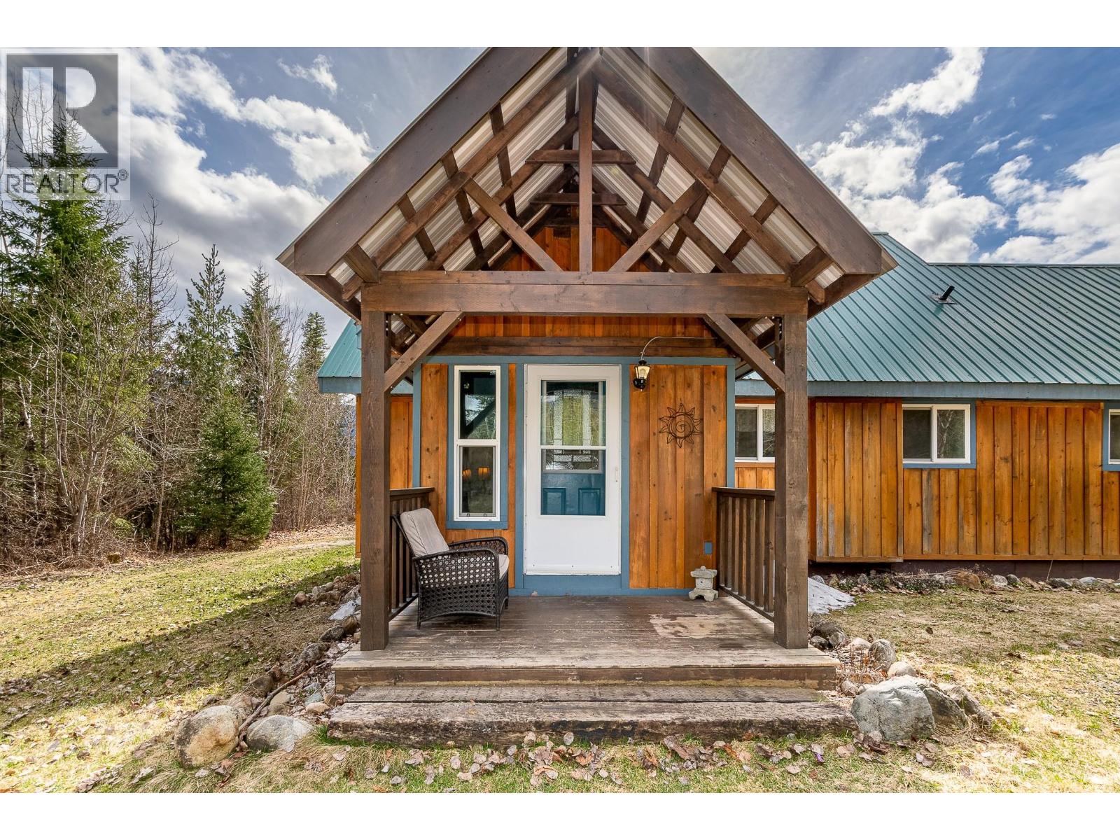 3690 Northway Road, Malakwa