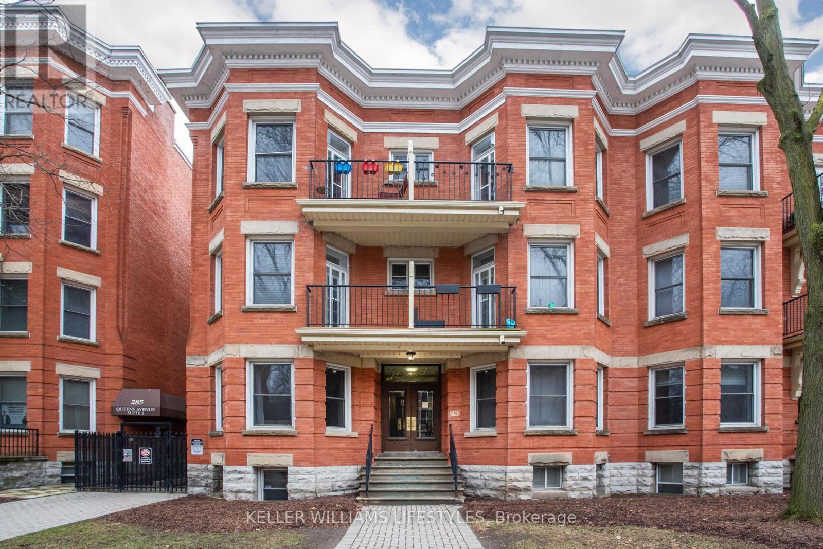 #105 275 QUEENS AVENUE - 1