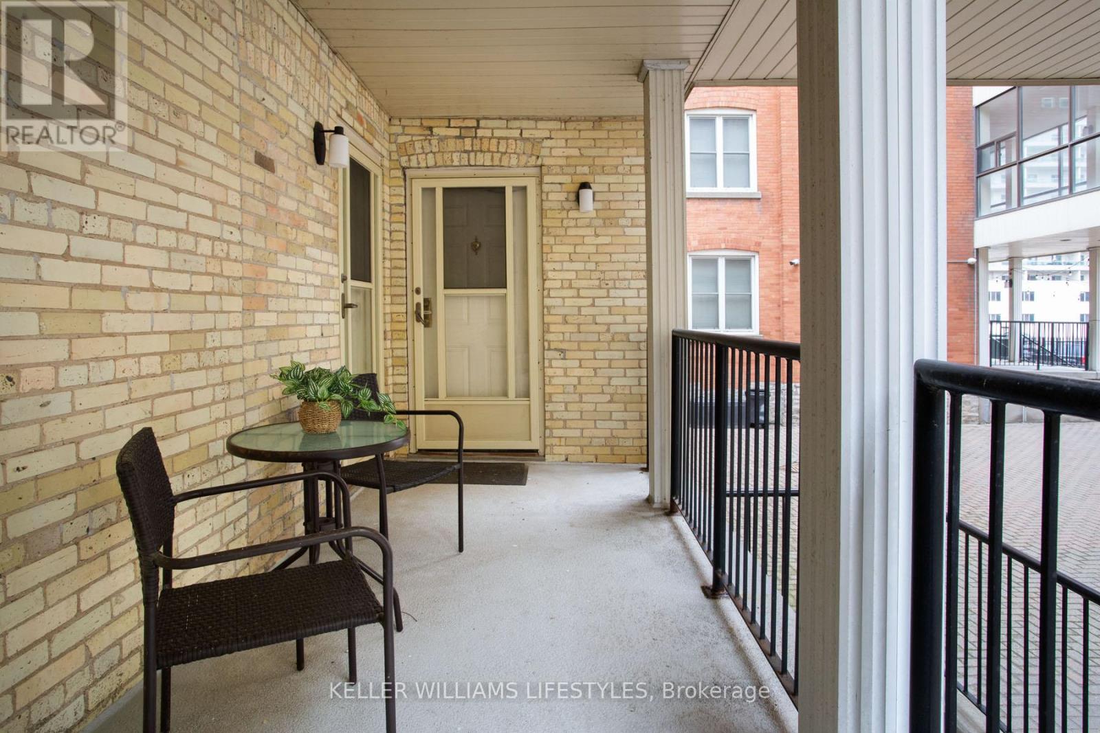 #105 275 QUEENS AVENUE - 4