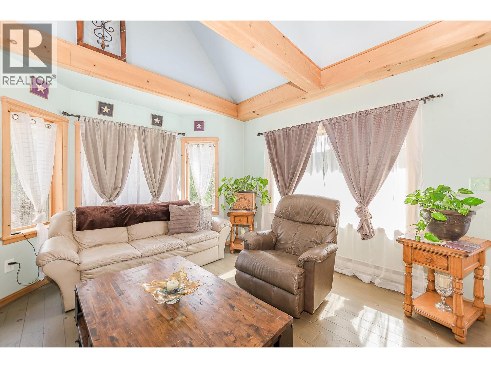 3690 Northway Road, Malakwa