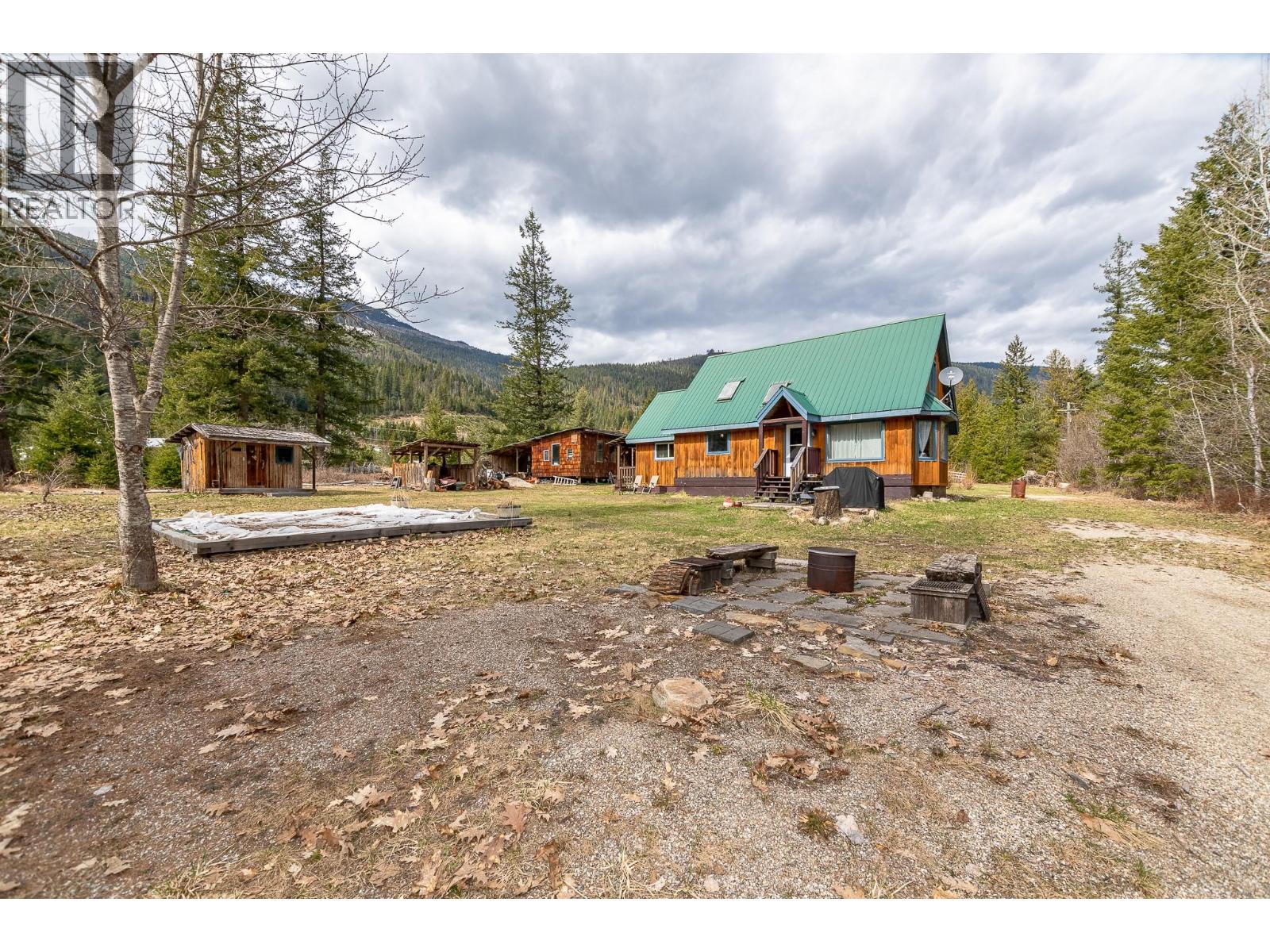 3690 Northway Road, Malakwa