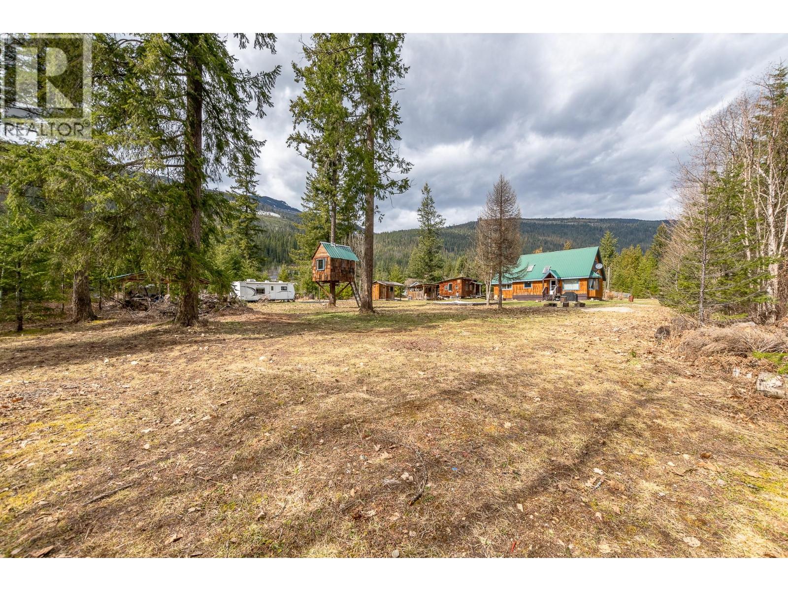 3690 Northway Road, Malakwa