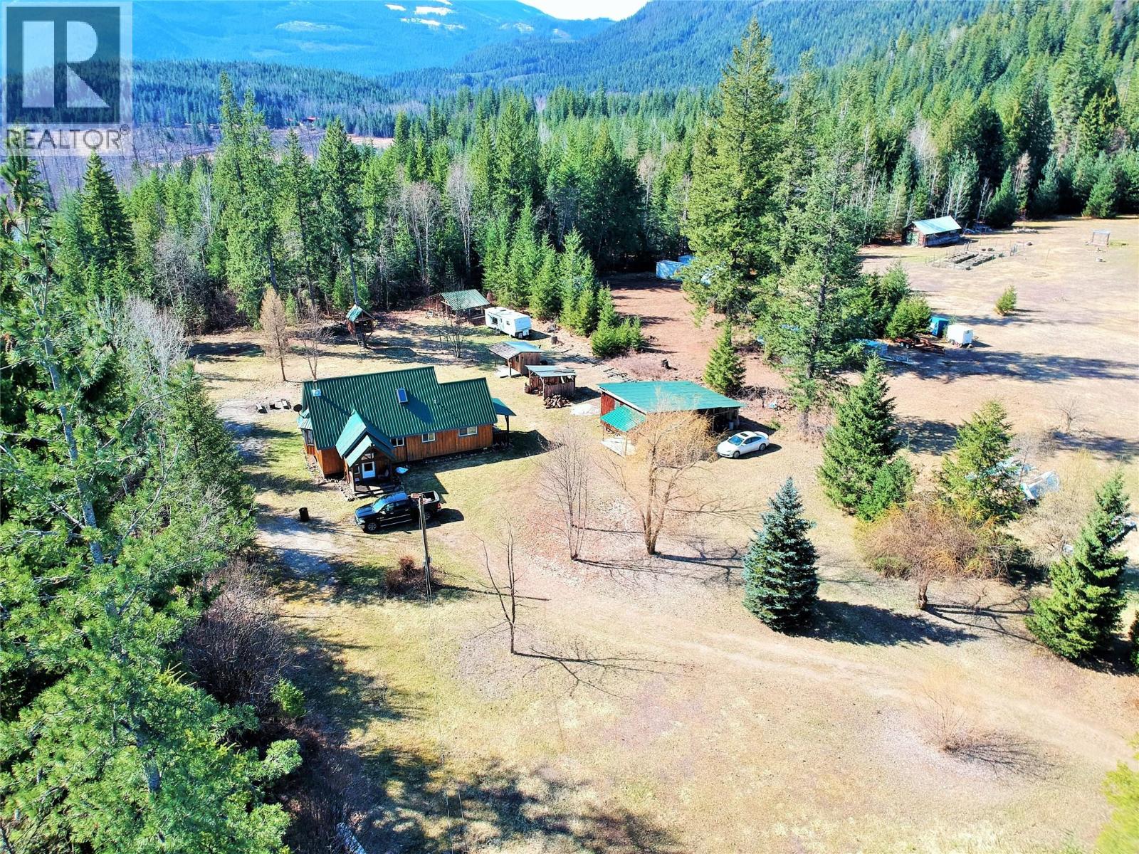 3690 Northway Road, Malakwa