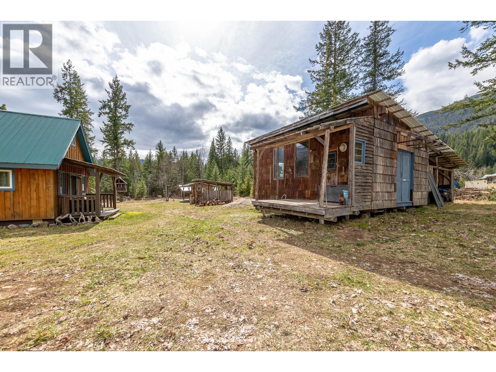 3690 Northway Road, Malakwa