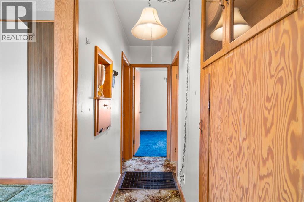 332 Third Street West, Cochrane