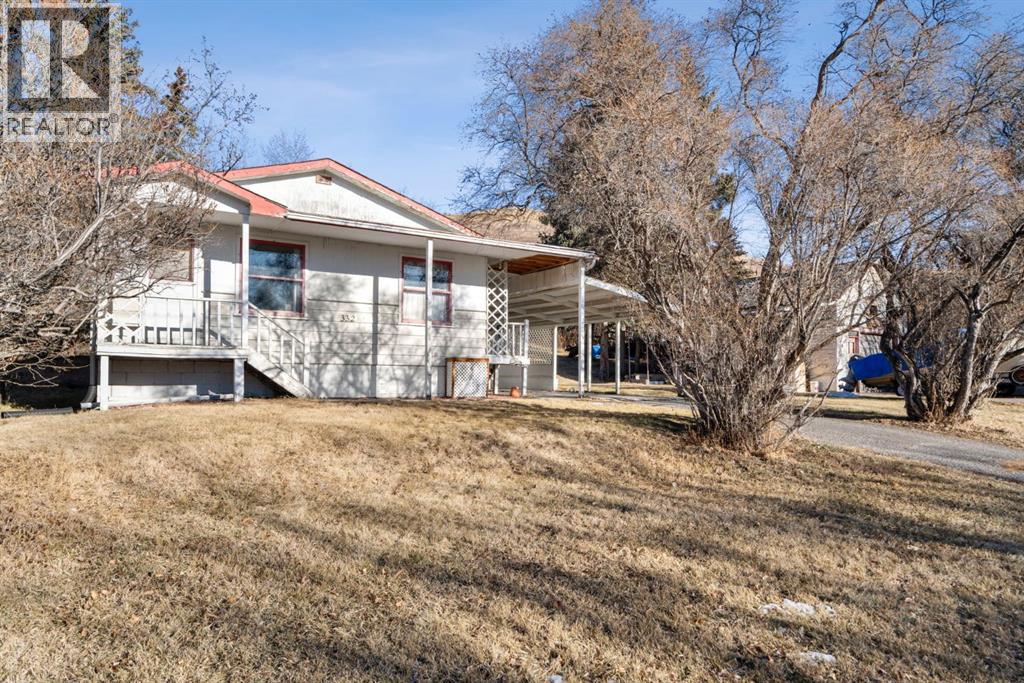 332 Third Street West, Cochrane