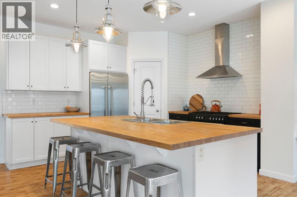 196 Jumping Pound Terrace, Cochrane