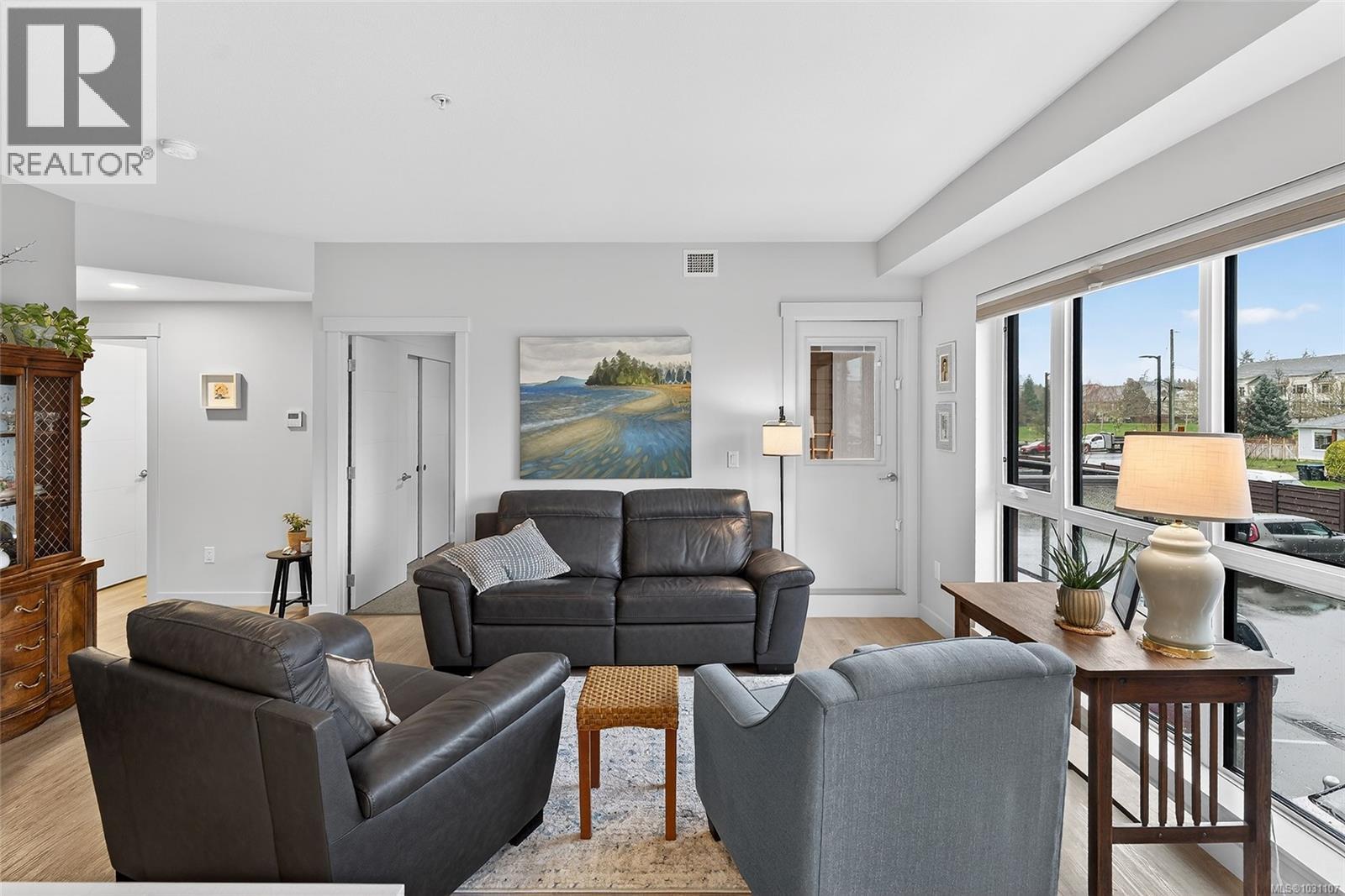 202 120 Jensen Ave E, Parksville