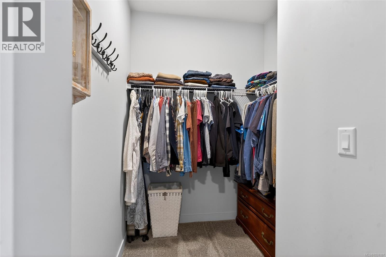 202 120 Jensen Ave E, Parksville