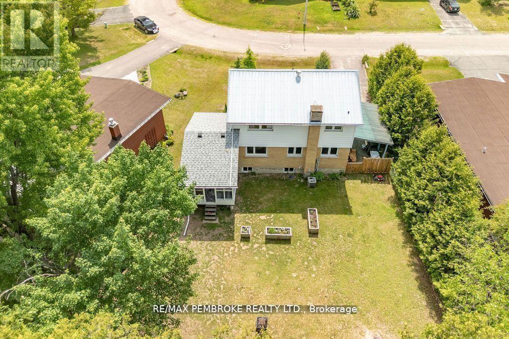 13 HIGHLAND CRESCENT — photo 43