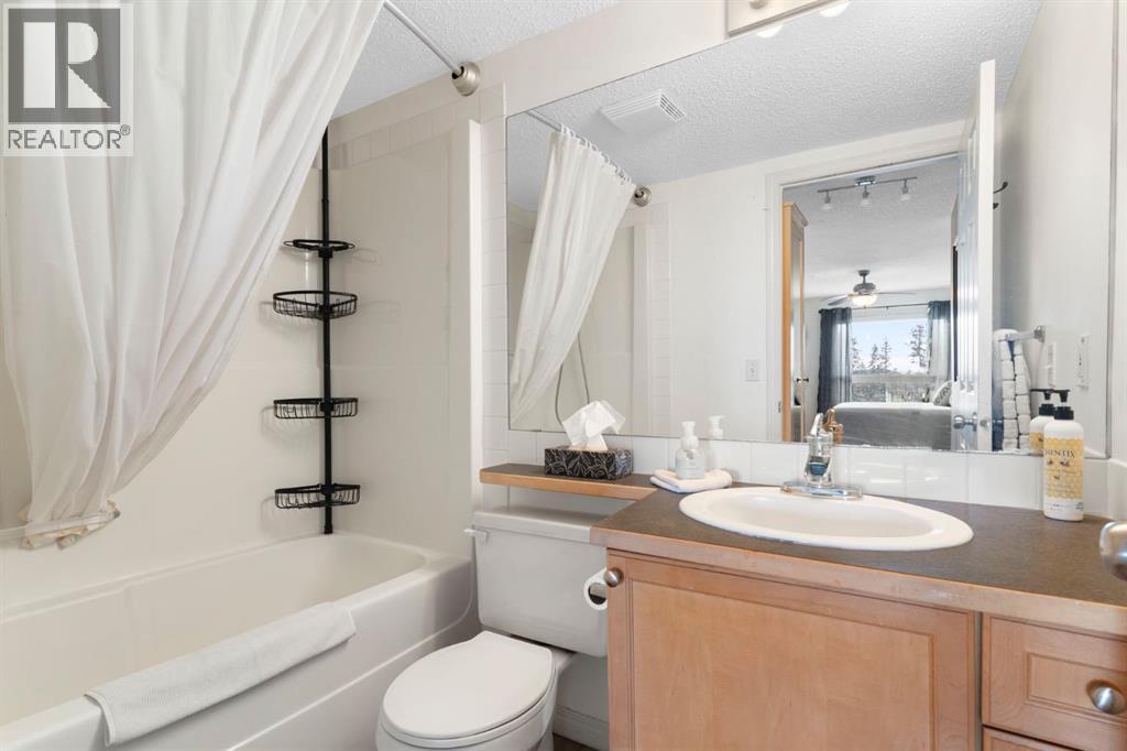 128 Centre Avenue, Cochrane