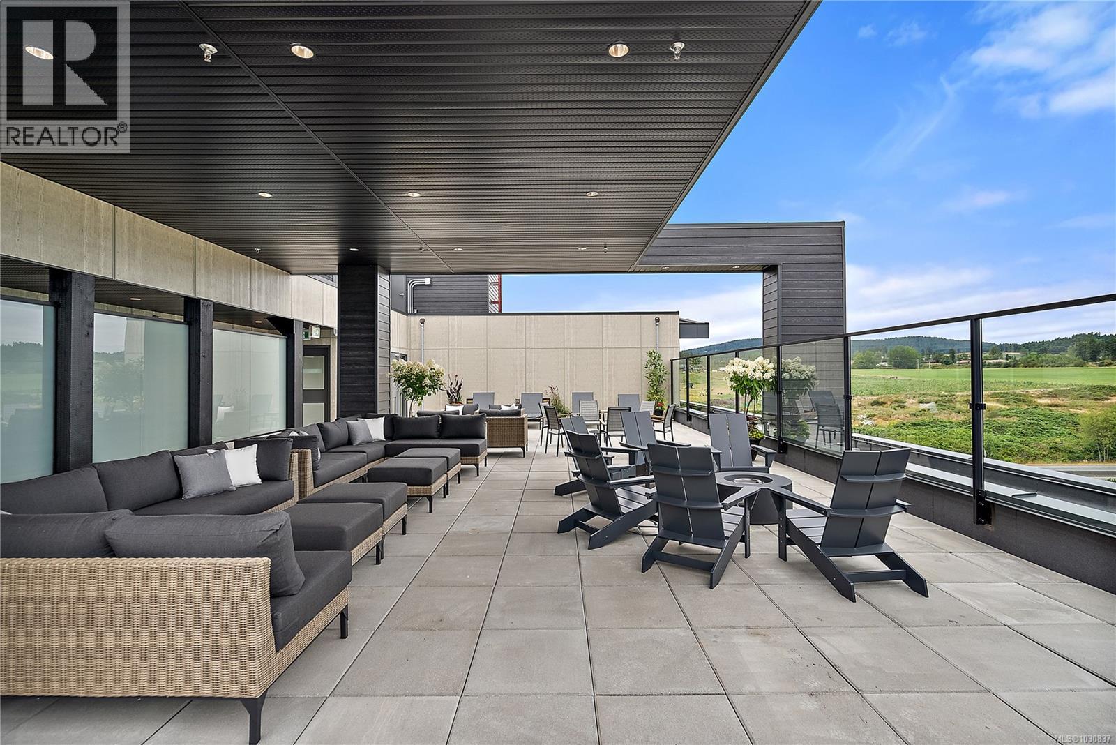 #101 2520 HACKETT CRES - 25