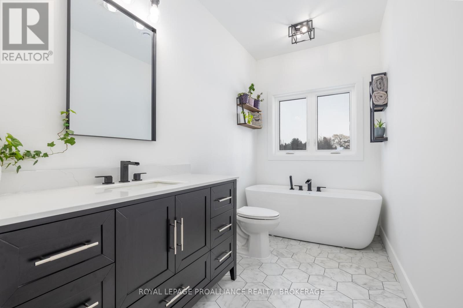 292 KYES ROAD - 24