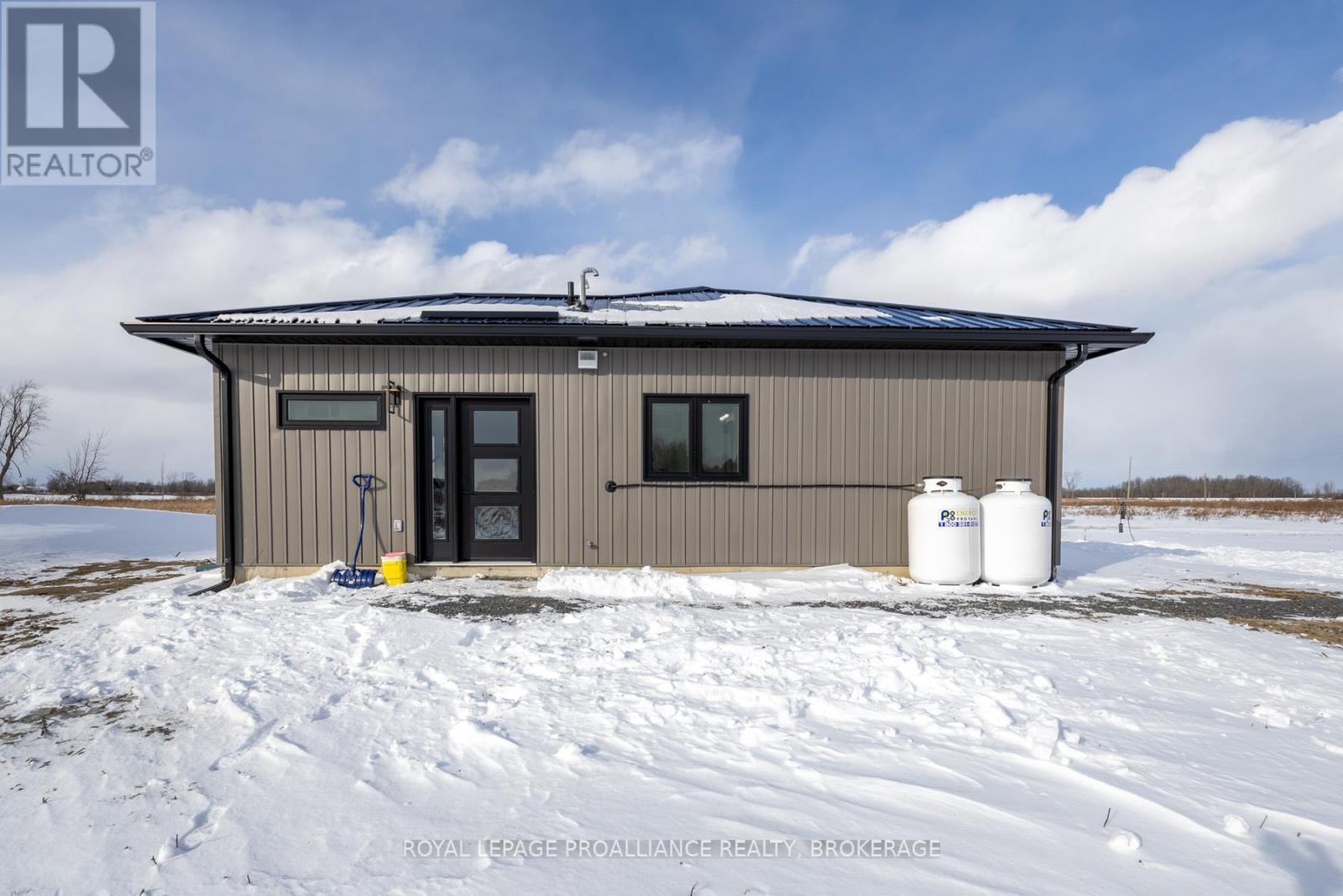 292 KYES ROAD - 27