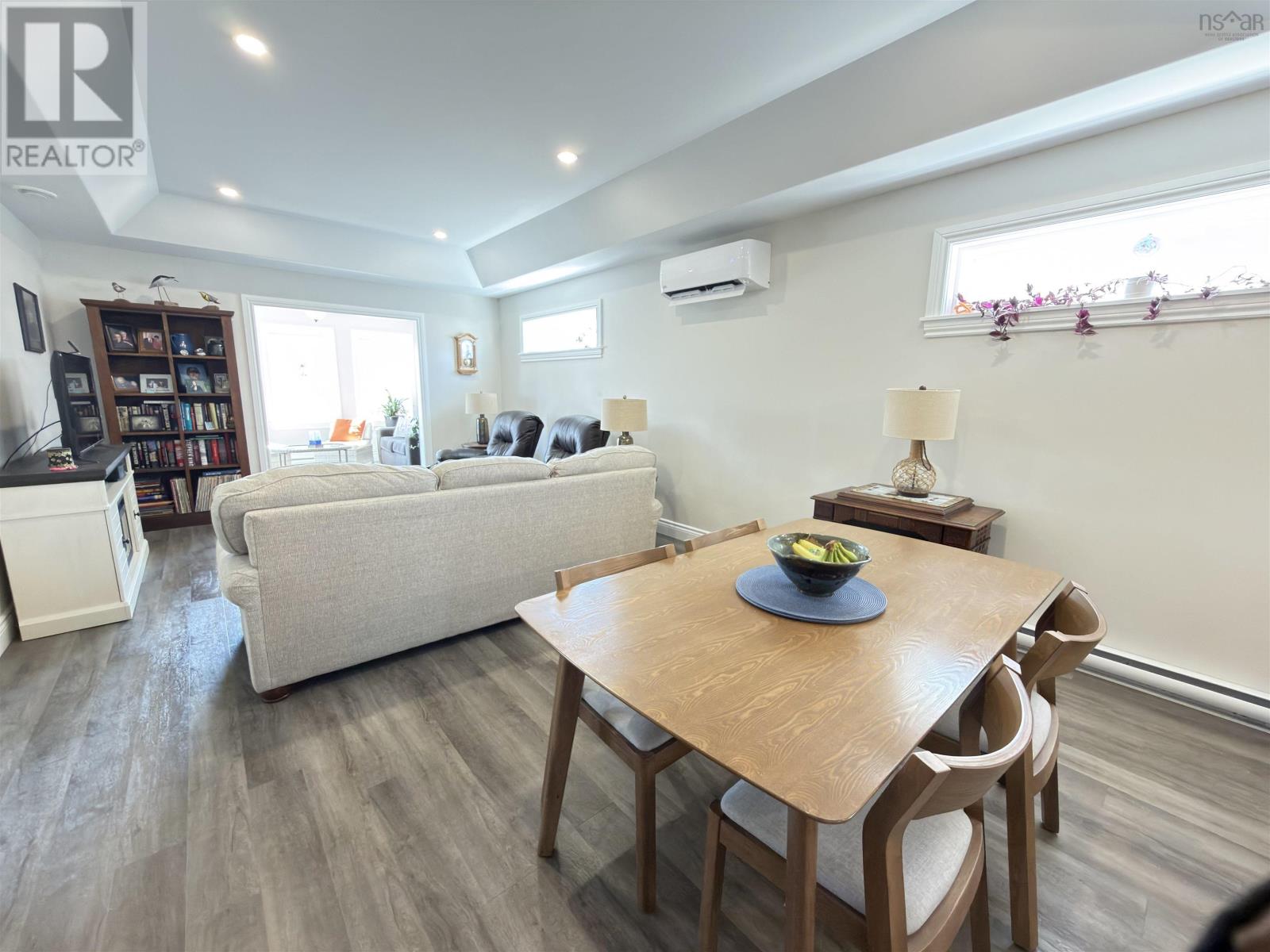 Property 18 of 30 of 83 Thistle Street