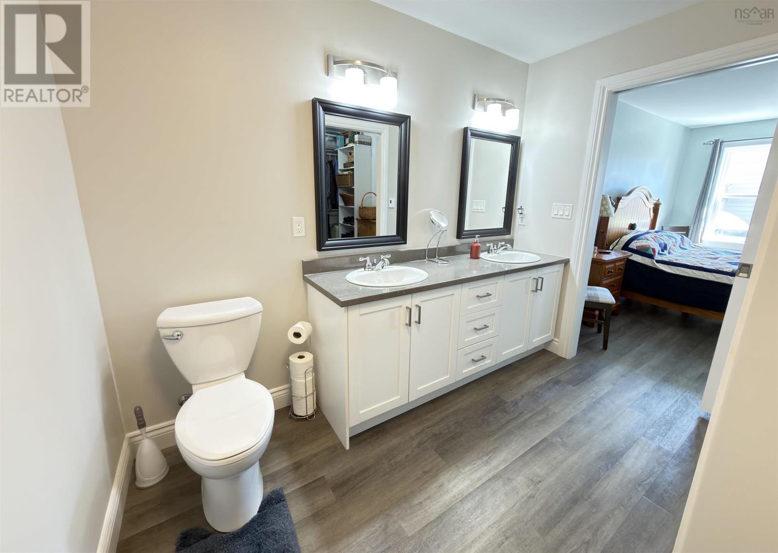 Property 25 of 30 of 83 Thistle Street