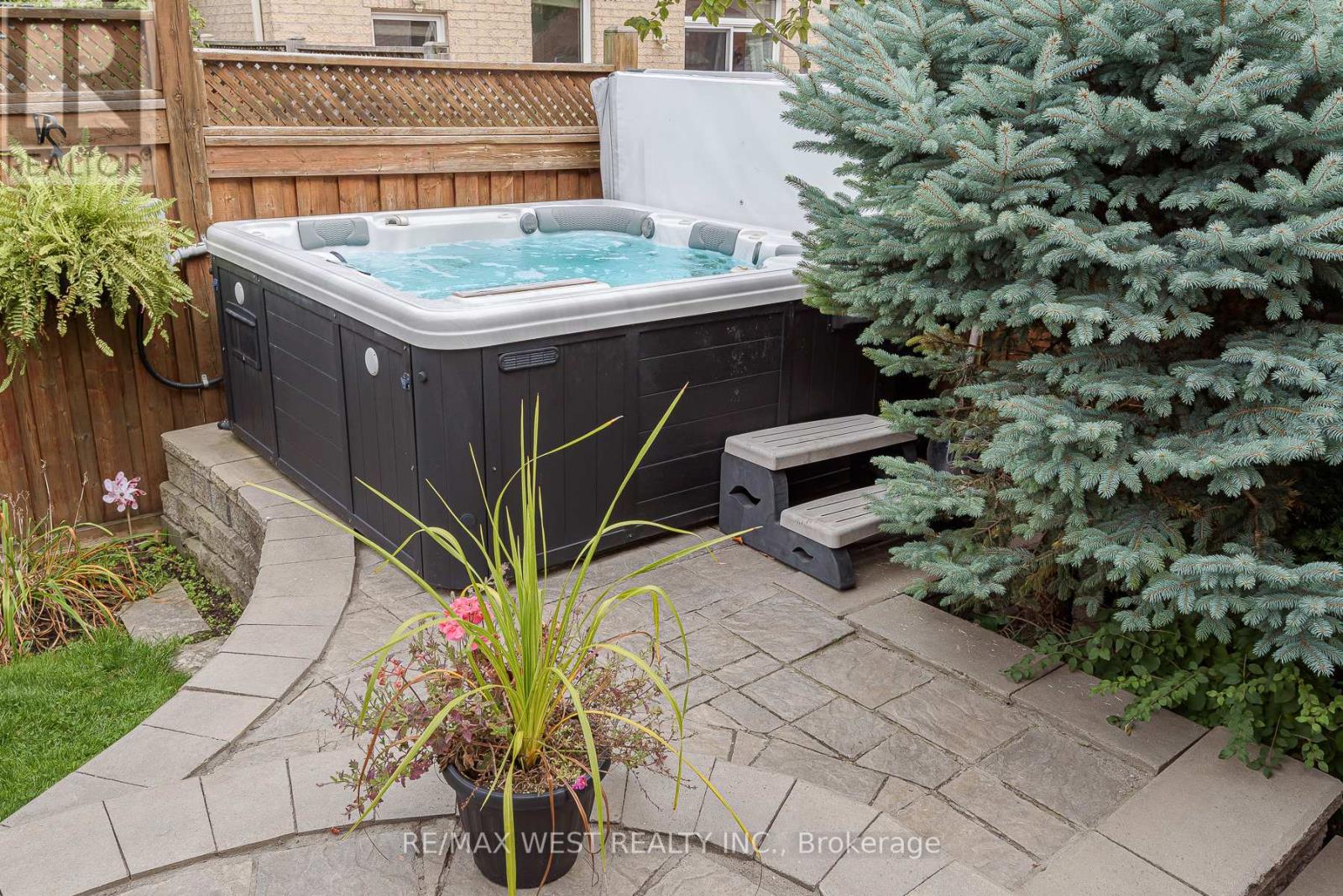 17 HAWKRIDGE TRAIL - 50