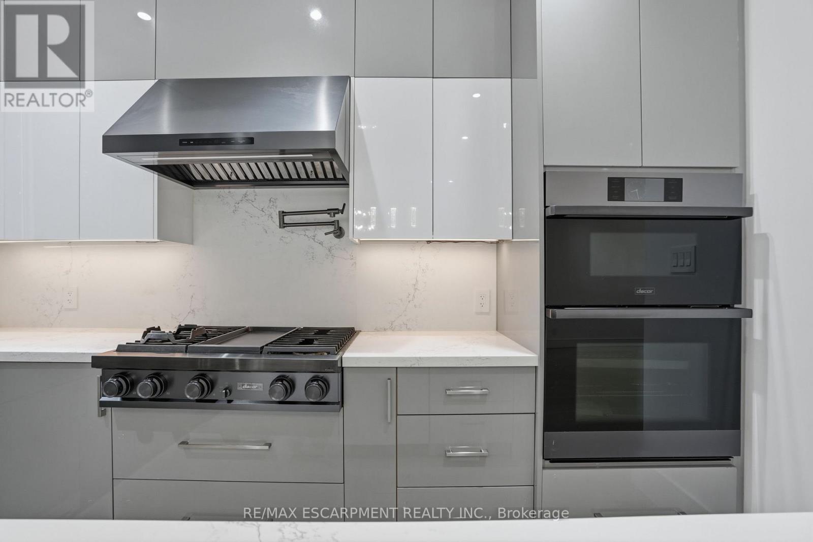 10A BENSON AVENUE - 11