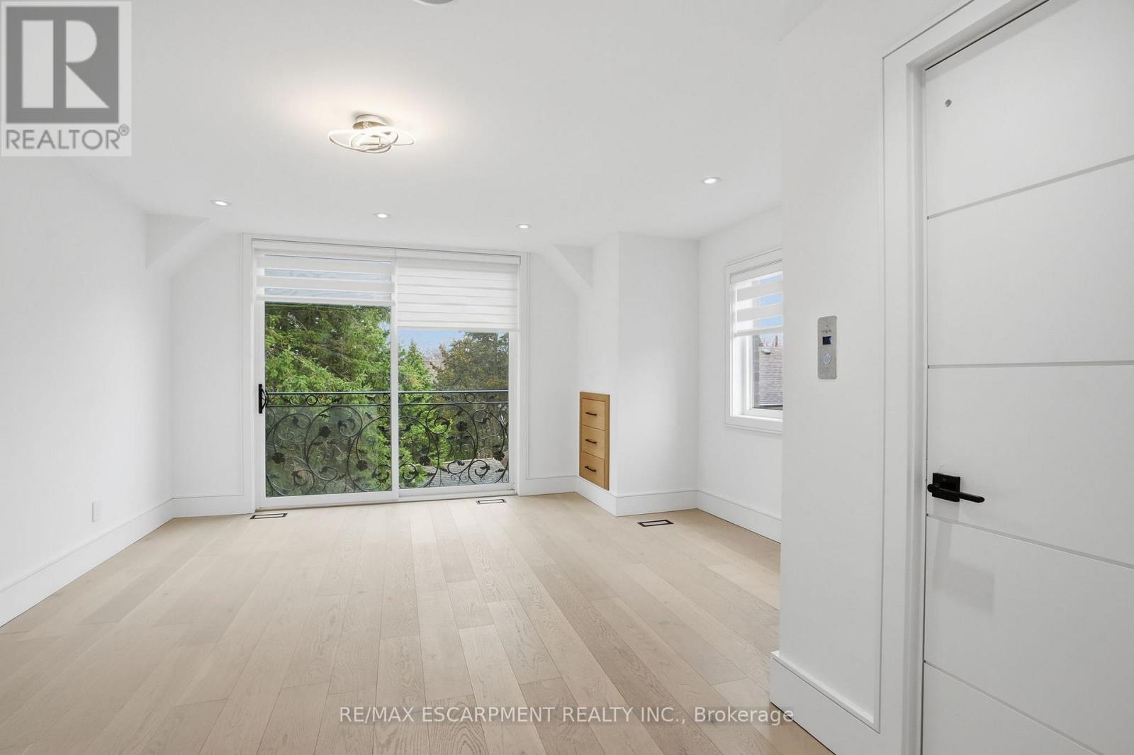 10A BENSON AVENUE - 17