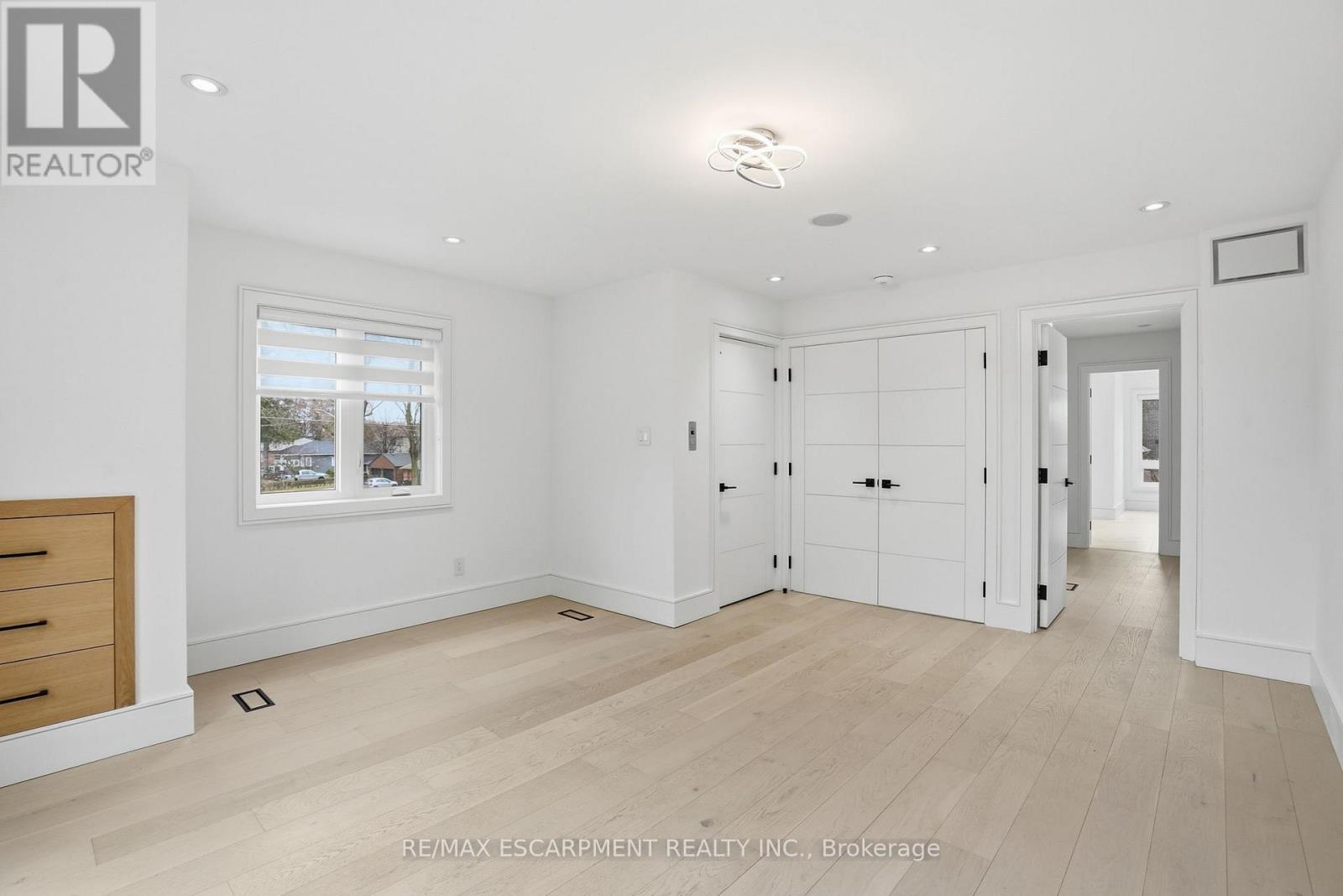 10A BENSON AVENUE - 19
