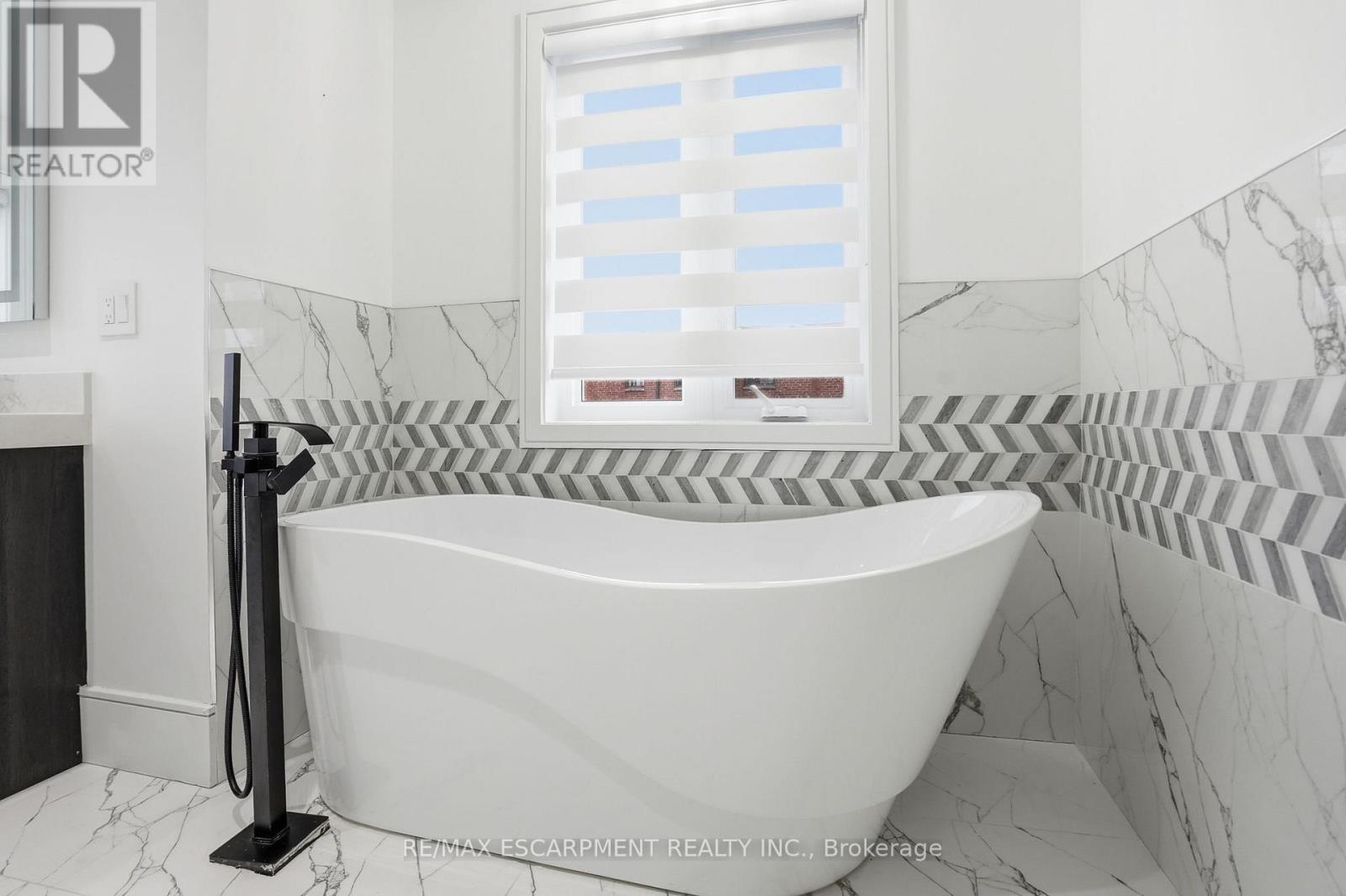 10A BENSON AVENUE - 22