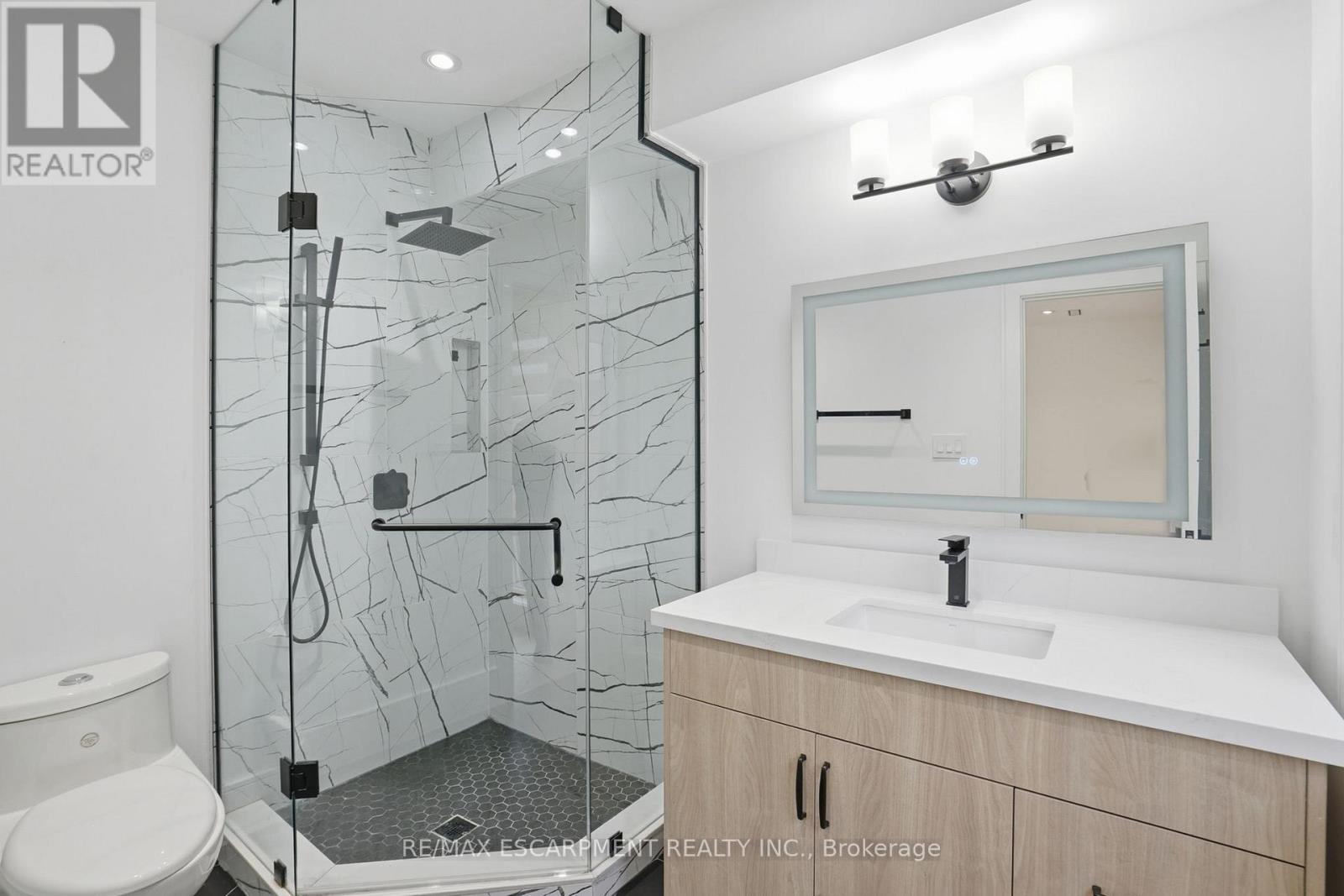 10A BENSON AVENUE - 25