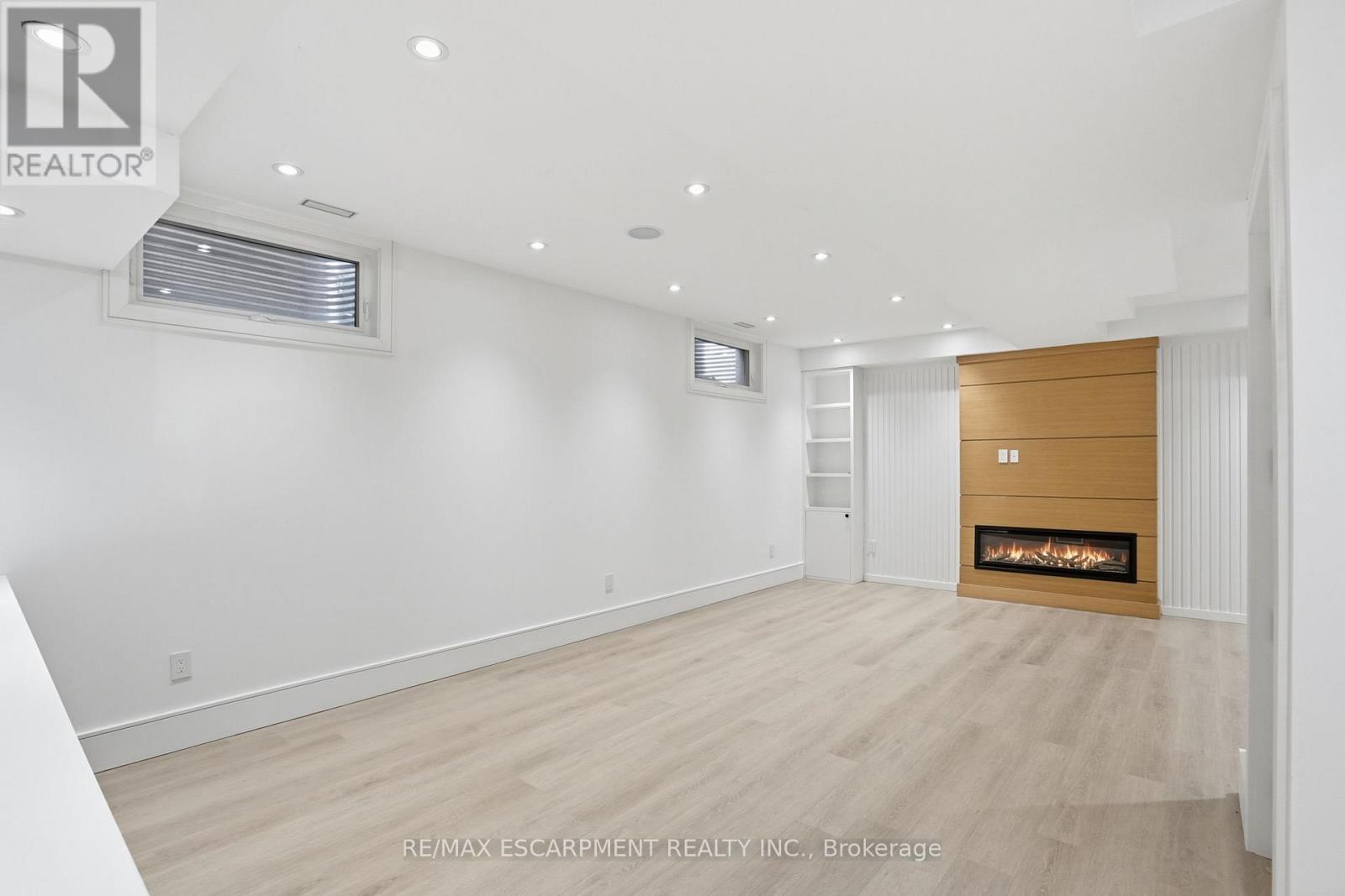 10A BENSON AVENUE - 31