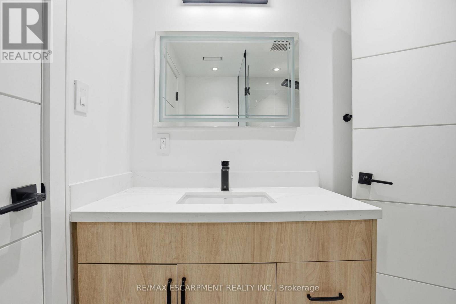 10A BENSON AVENUE - 34