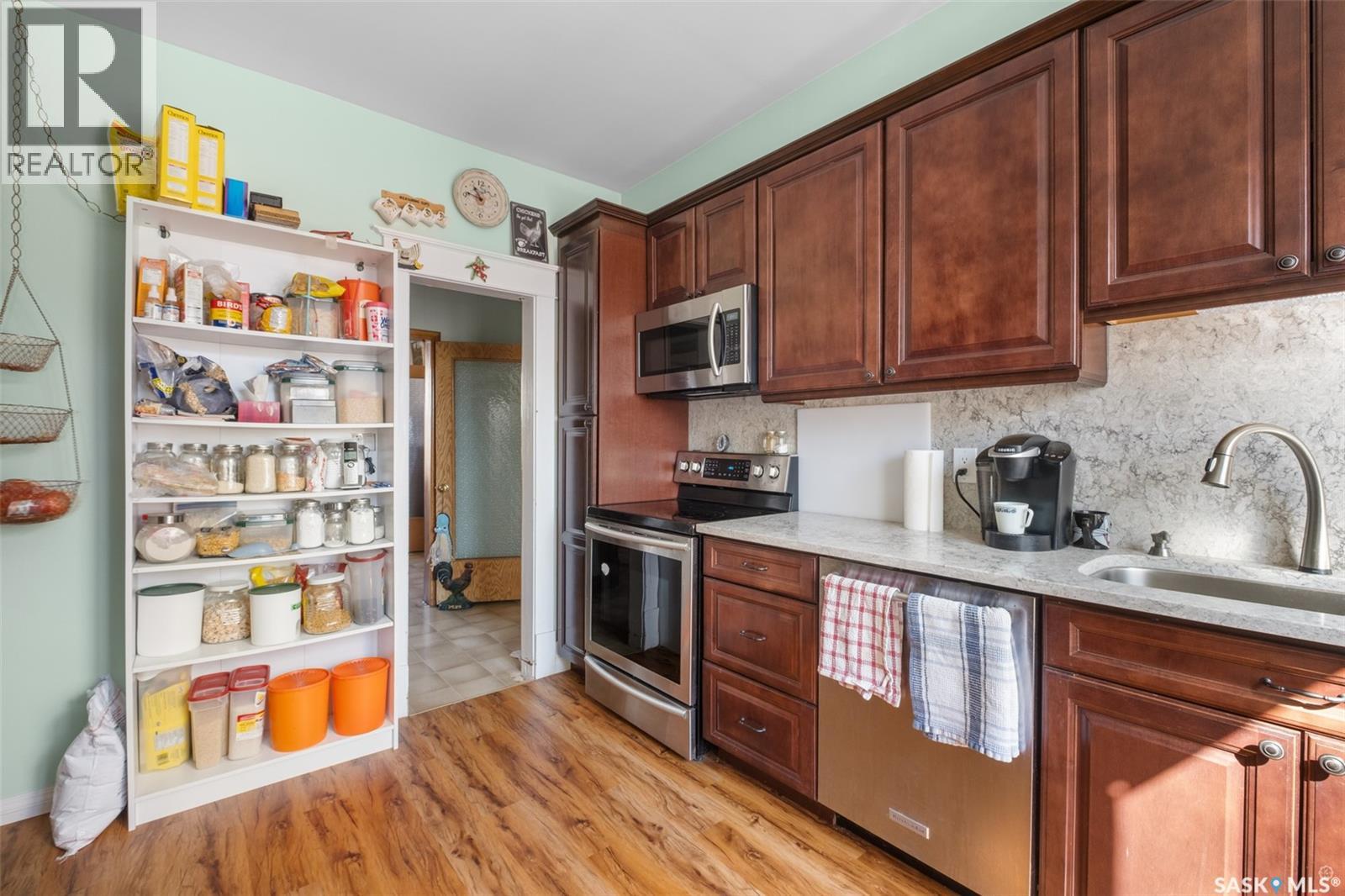 609 Main STREET - 5
