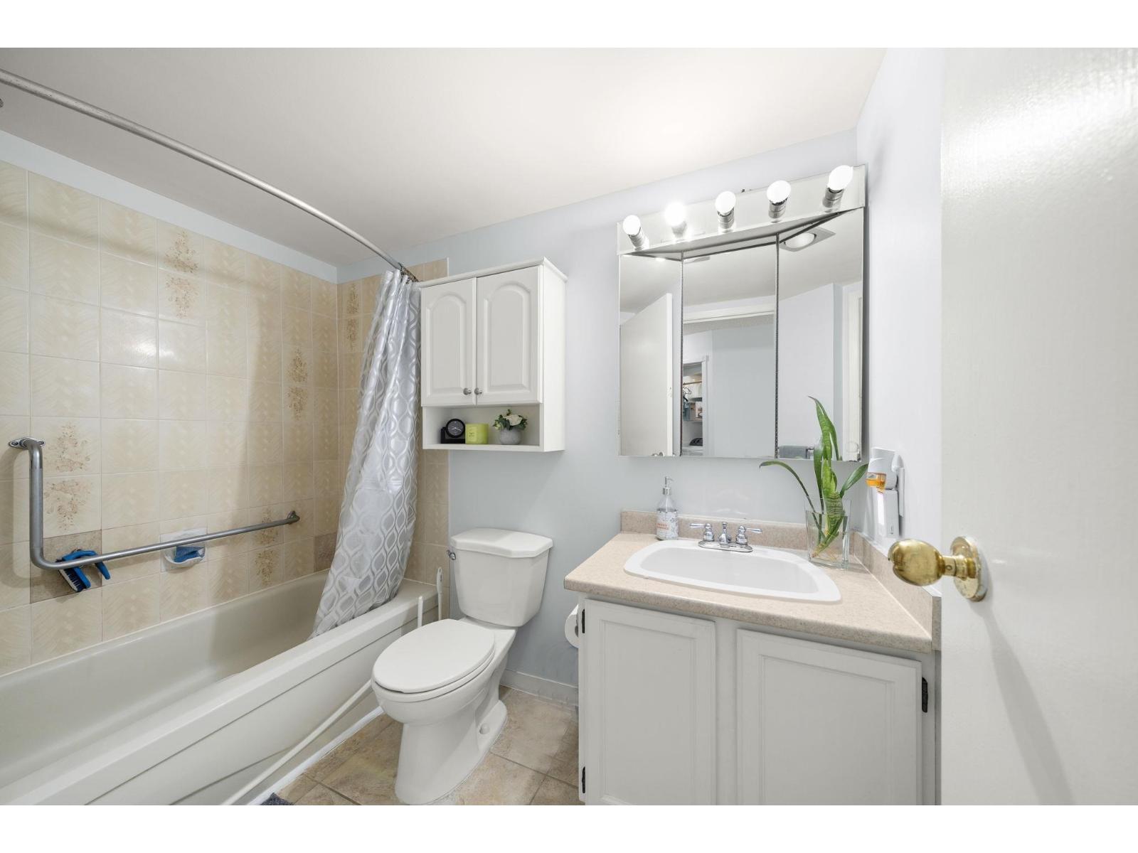 #301-11881 88 Avenue, Delta