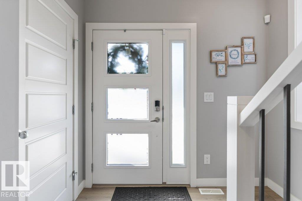 20008 18 AV NW, Edmonton