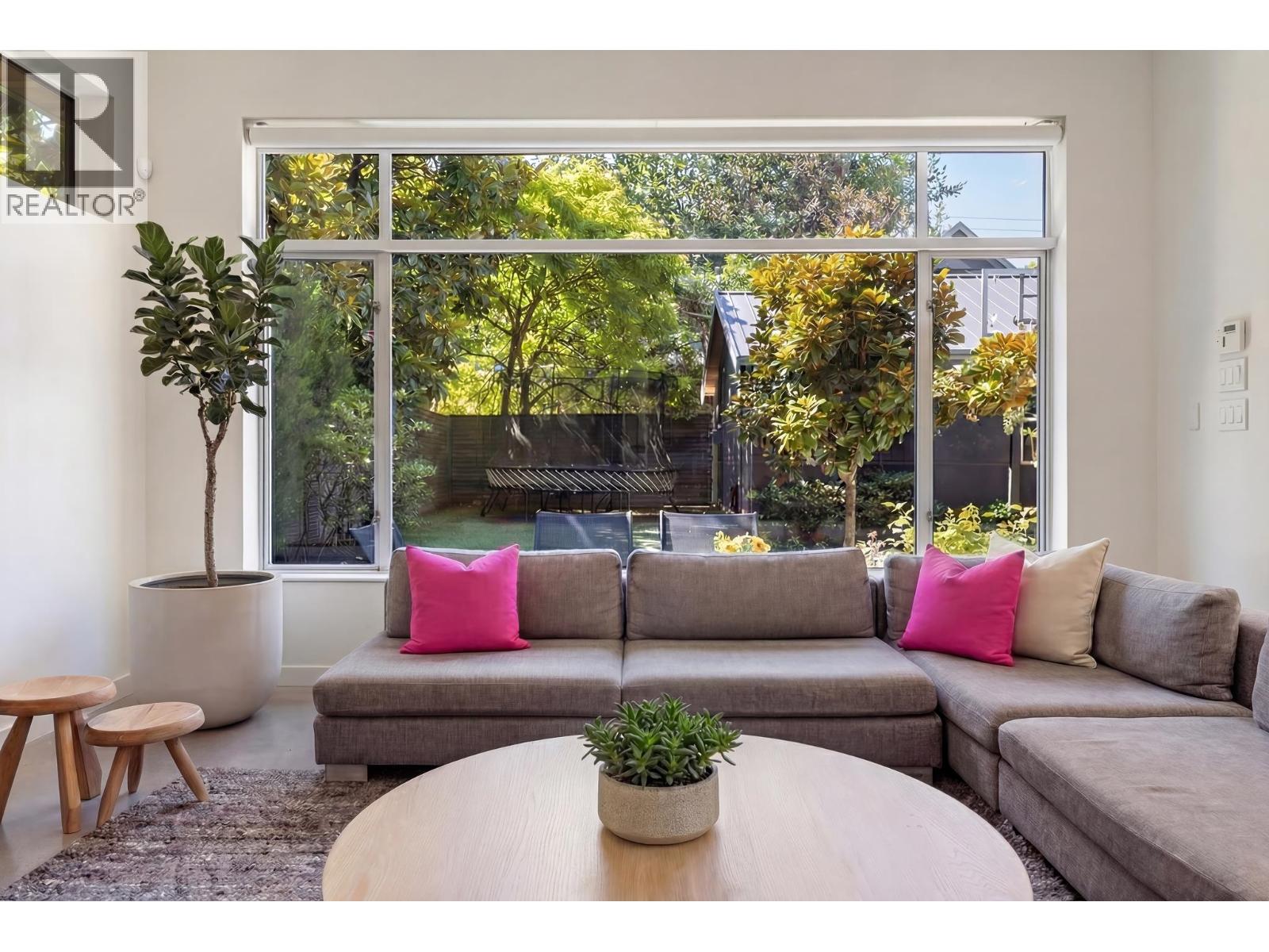 3156 W 13TH AVENUE, Vancouver