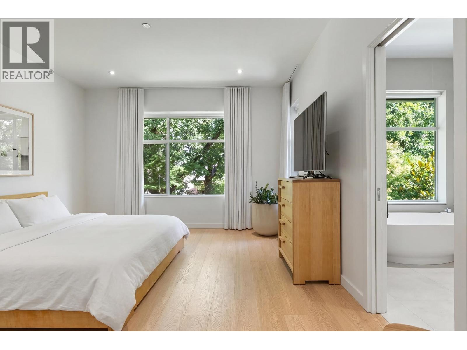 3156 W 13TH AVENUE, Vancouver