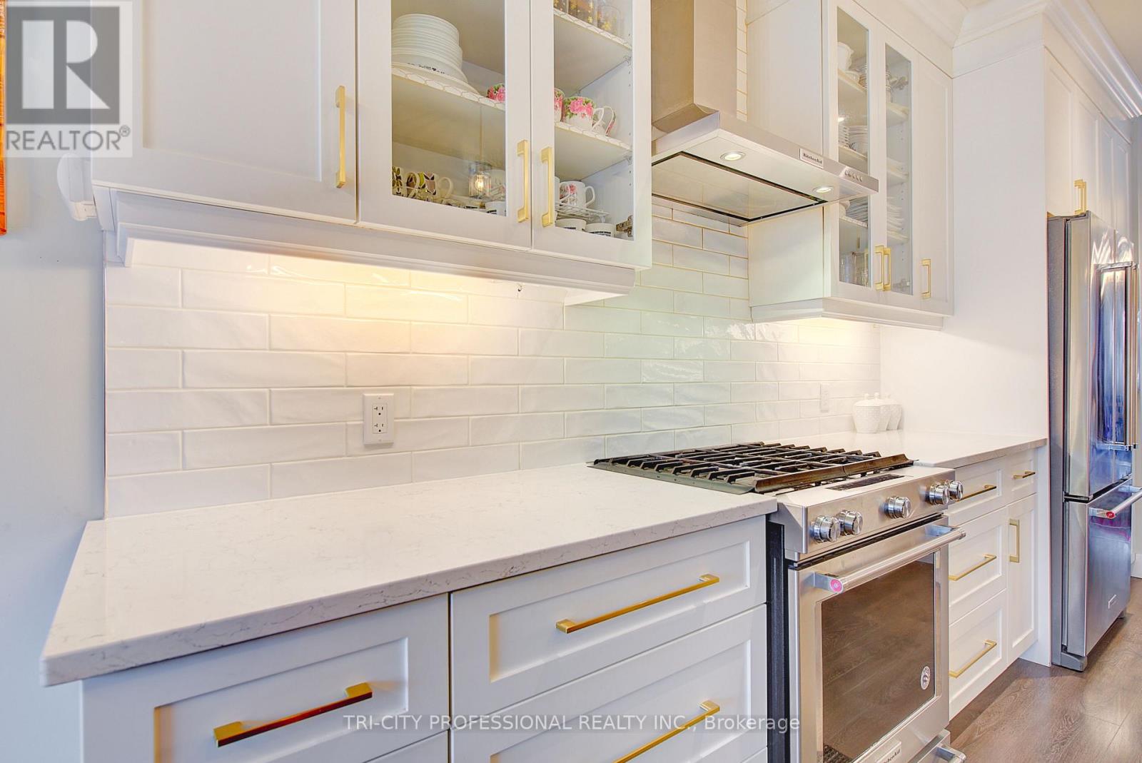 2910 TURNER CRESCENT - 19
