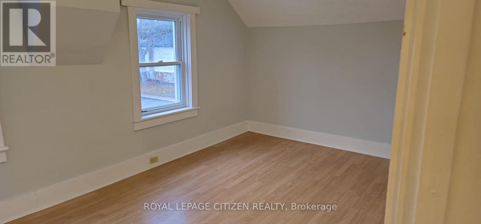 92 MILL STREET W - 21