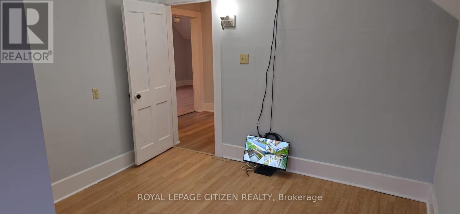 92 MILL STREET W - 25