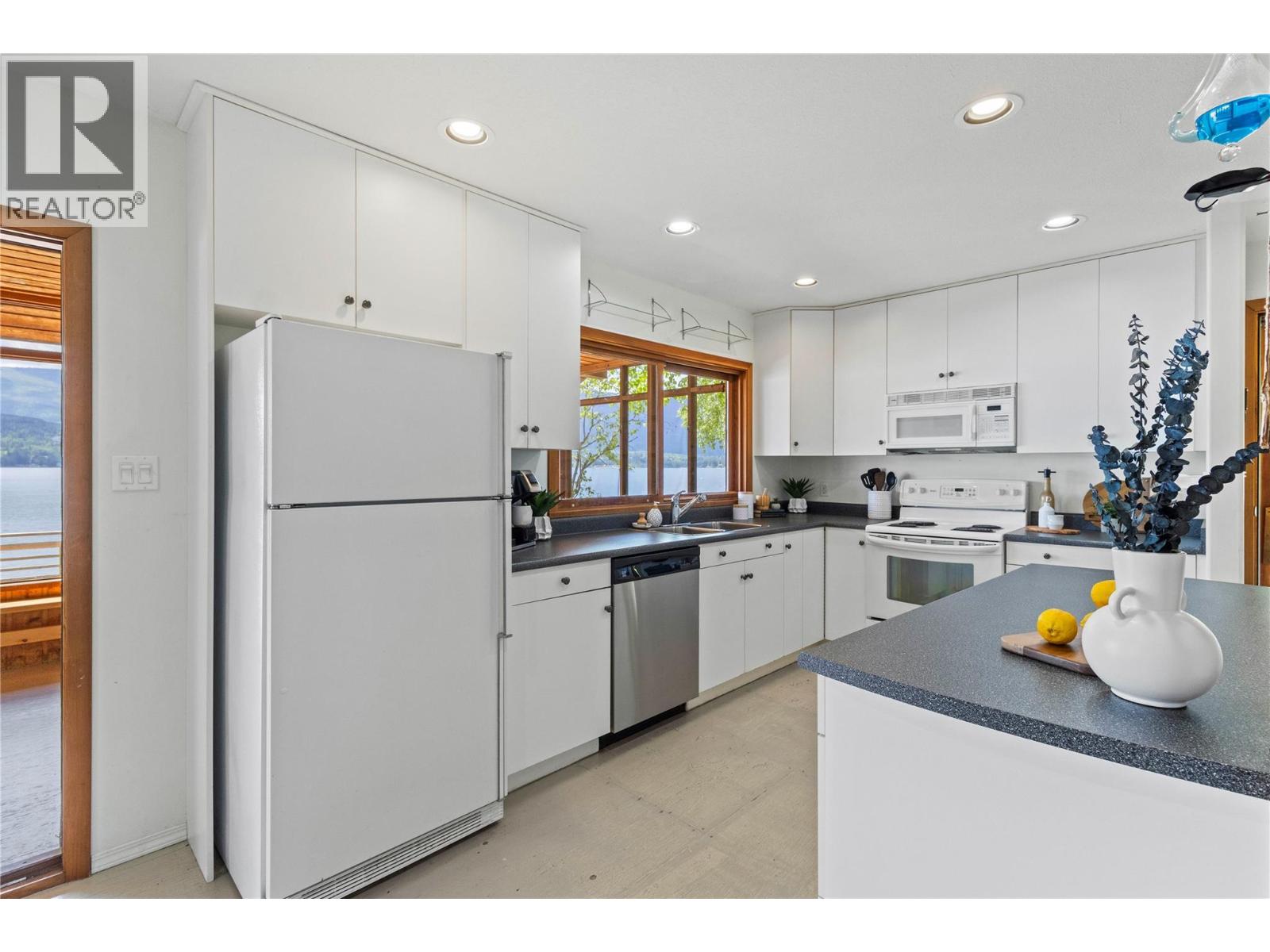 4006 Express Point Road, Scotch Creek