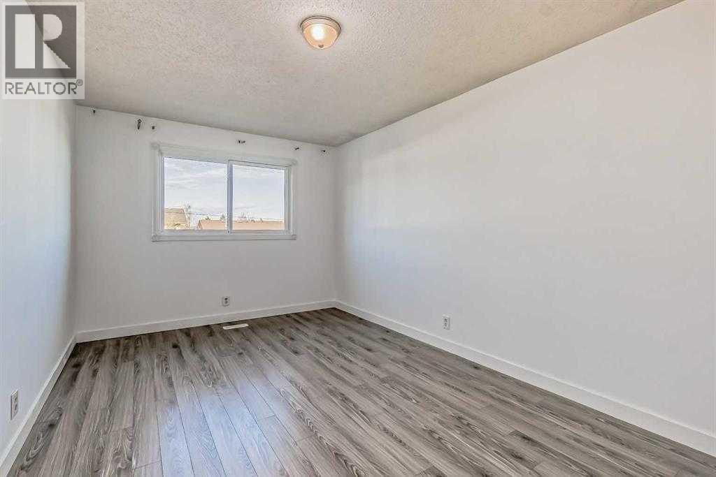 
          39 Bermuda Drive
            <br/>
            <span>Calgary</span>
            , 
            <span>AB</span>
             <span>T3K1H5</span>
         - Photo 10