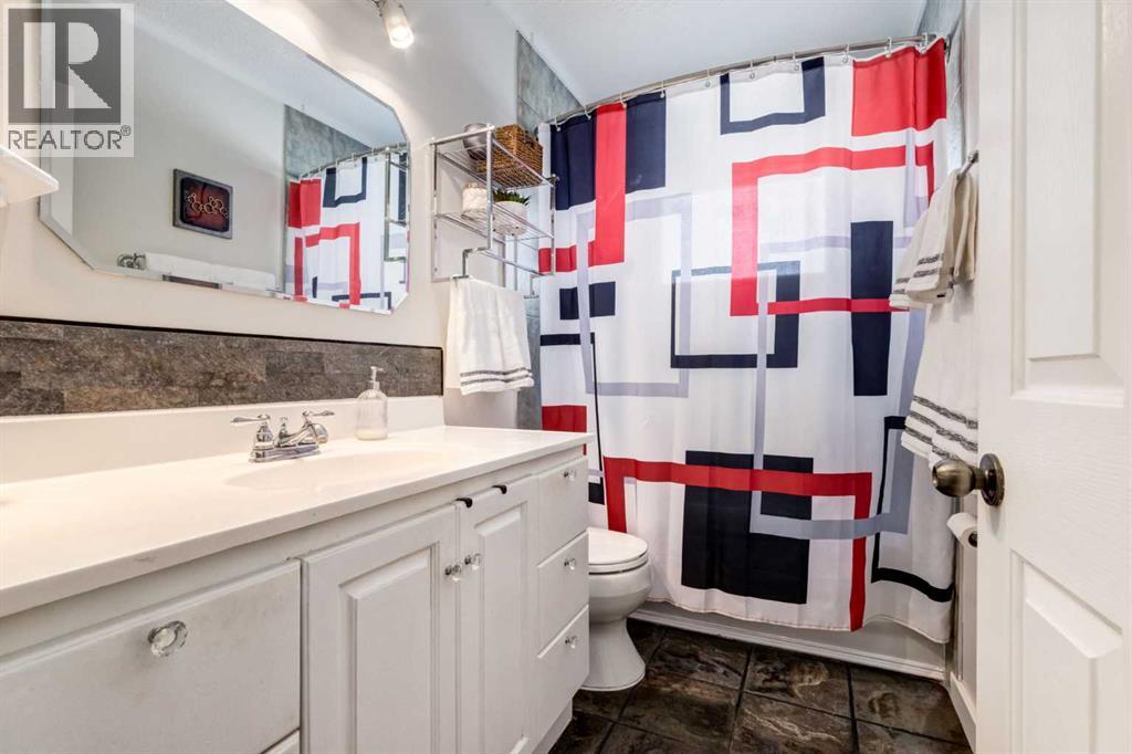 Single Family House Bungalow for Sale in  Avonburn Road SE Acadia Calgary 