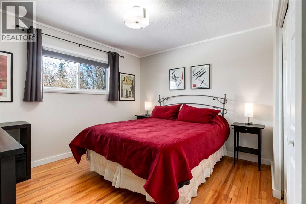 Single Family House Bungalow for Sale in  Avonburn Road SE Acadia Calgary 