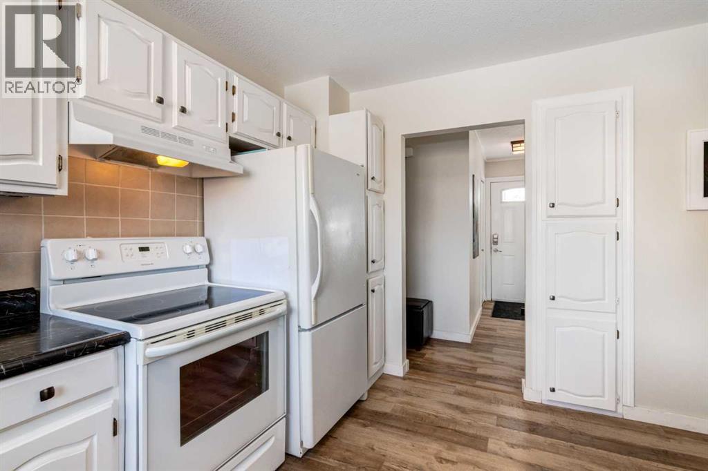 Single Family House Bungalow for Sale in  Avonburn Road SE Acadia Calgary 