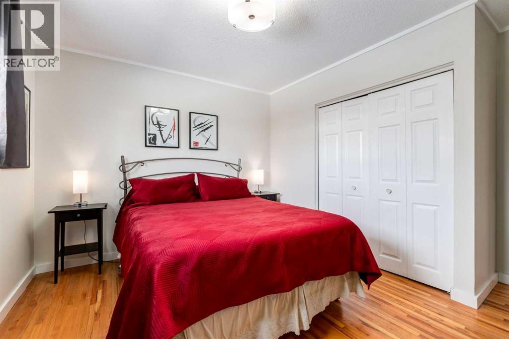 Single Family House Bungalow for Sale in  Avonburn Road SE Acadia Calgary 