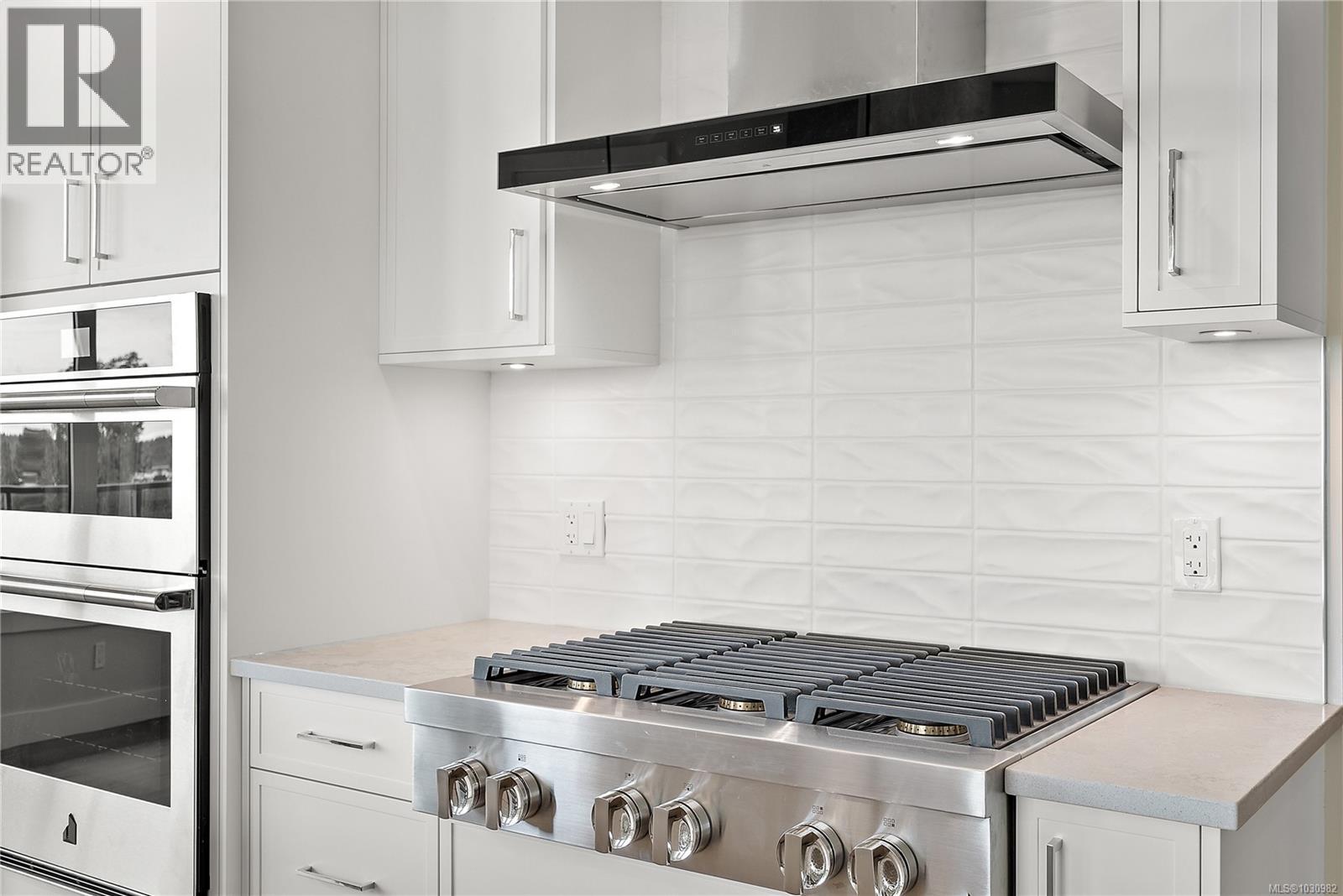 #604 2520 HACKETT CRES - 9